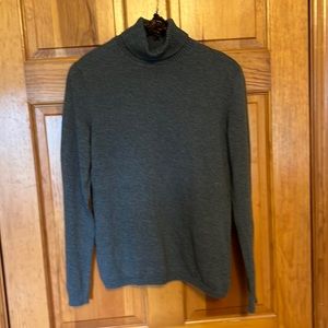 Talbots knit turtleneck. Size Small.Grey.